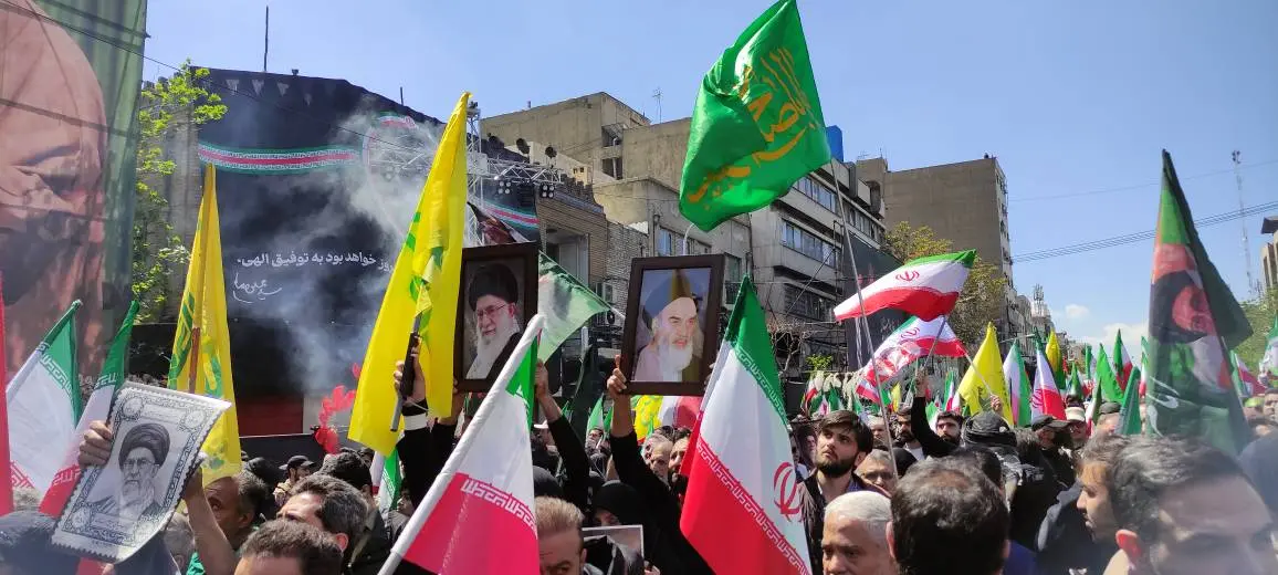 حضور مردم در چهلمین روز شهادت رهبر انقلاب