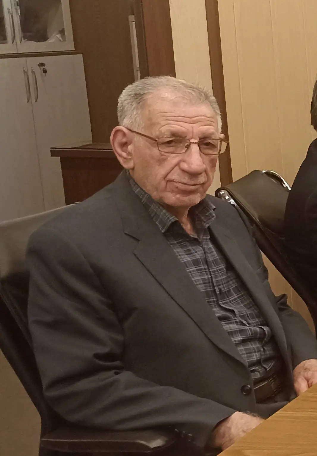 گفتگوی صفحه اقتصاد با ناصر ملک نژاد عضو هیات مدیره کانون کارگران بازنشسته تهران