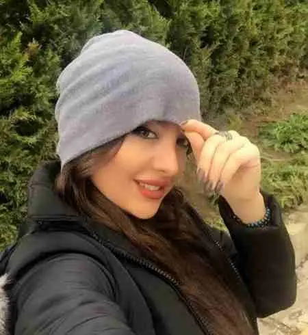 مونا فائض پور
