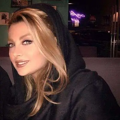 مونا فائض پور مونا فائض پور