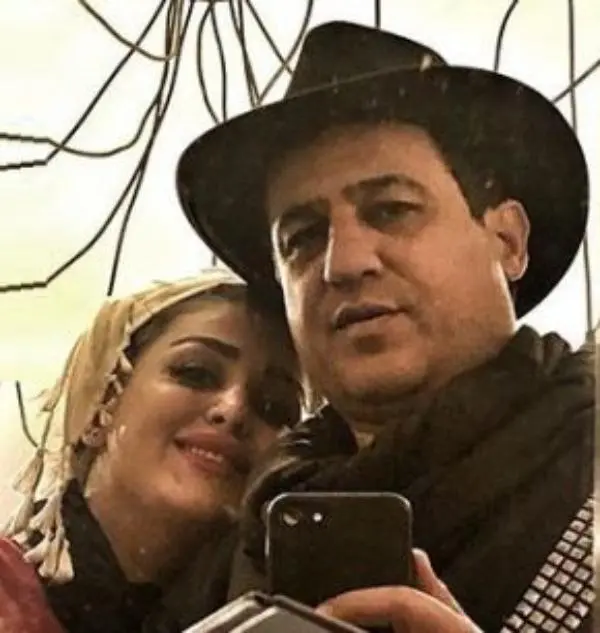 سلفی عاشقانه آقای بازیگر با همسرش