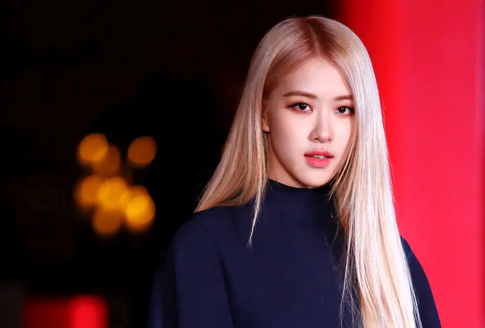 1. رزی از گروه BLACKPINK