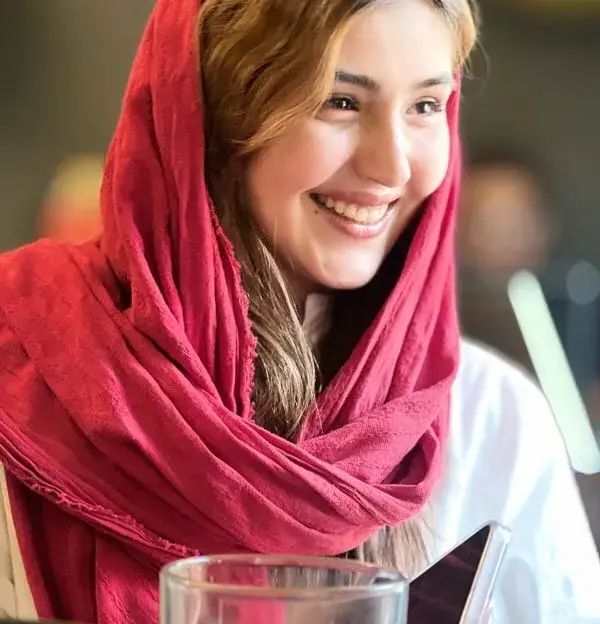 زهرا مددی 