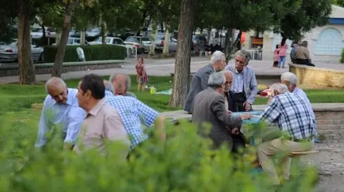 گفتگوی صفحه اقتصاد با سبزعلی رجبی بازرس کانون کارگران بازنشسته تهران 