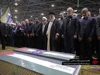 ببینید | فیلم کامل اقامهٔ نماز رهبر انقلاب بر پیکر شهید اسماعیل هنیه
