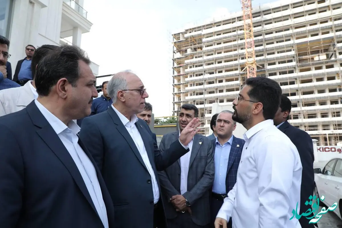  بازدید مدیرعامل بانک مسکن از بلوک مسکونی آبان ستاره کیش
