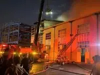 مصدومیت دو کارگر در آتش‌سوزی کارخانه عطا طب