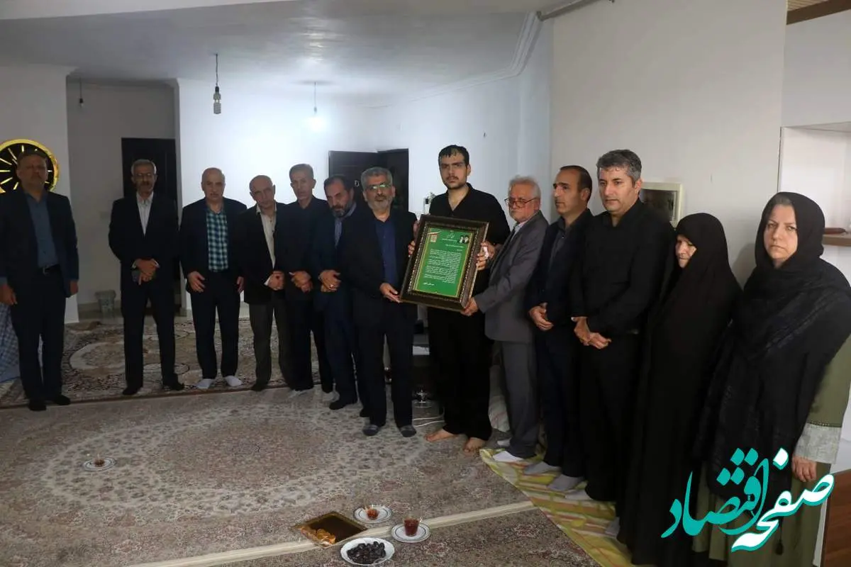 ادای احترام معاون مدیرعامل بانک مسکن به مقام شامخ شهید جودت / گرامیداشت یاد مظلومیتی که در حمله رژیم صهیونیستی رقم خورد