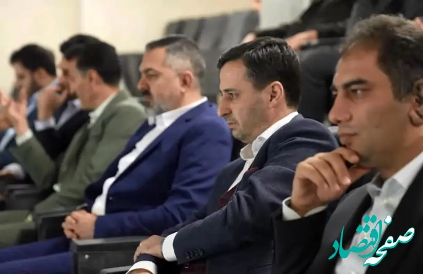 بازدید مدیرعامل چادرملو از ورزشگاه شهید سلیمانی اردکان