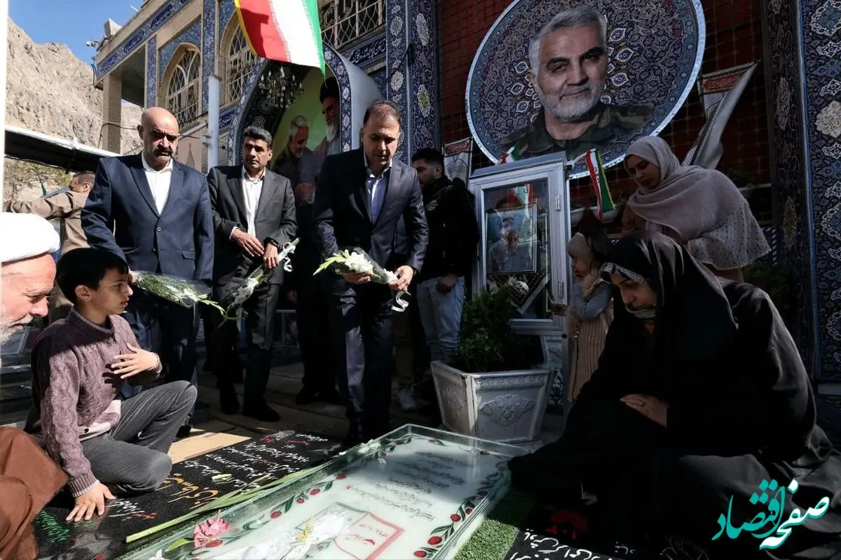 در جریان سفر به استان کرمان صورت گرفت؛ادای احترام مدیرعامل شرکت ملی صنایع مس ایران به مقام والای شهید حاج قاسم سلیمانی