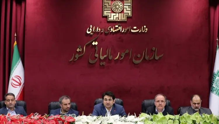 اگر همکار ما به واسطه نخواندن بخشنامه‌ها مؤدی را به دردسر و زحمت بیندازد باید پاسخگو باشد