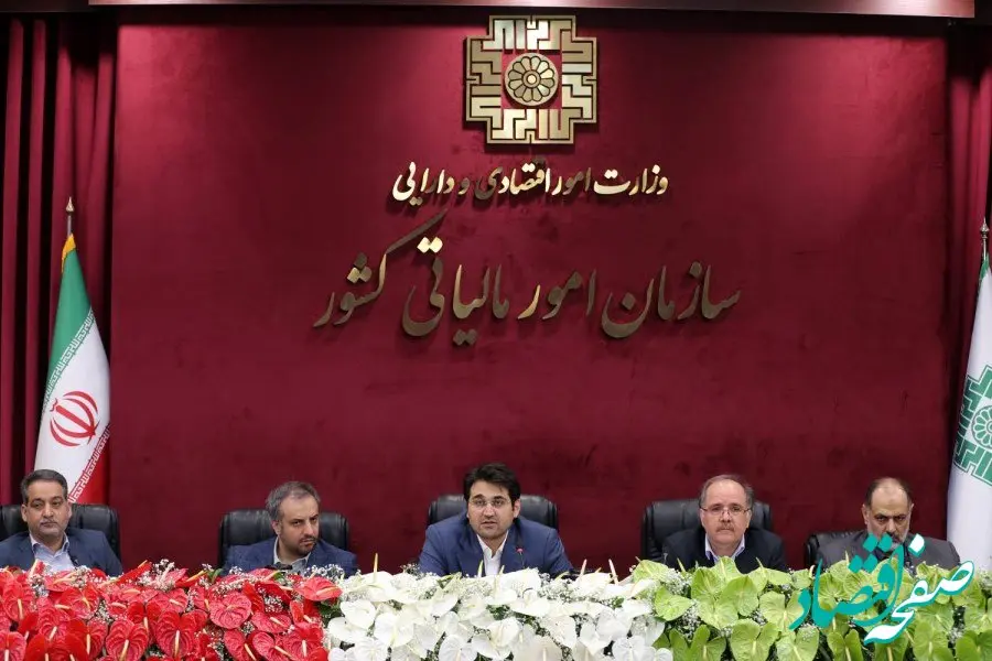 اگر همکار ما به واسطه نخواندن بخشنامه‌ها مؤدی را به دردسر و زحمت بیندازد باید پاسخگو باشد