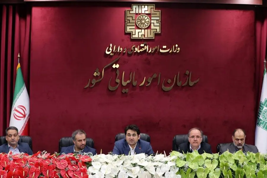 اگر همکار ما به واسطه نخواندن بخشنامه‌ها مؤدی را به دردسر و زحمت بیندازد باید پاسخگو باشد
