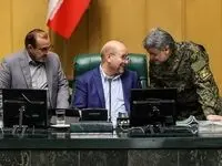تصویری از لباس نظامی یک نماینده مجلس در صحن علنی + جزئیات