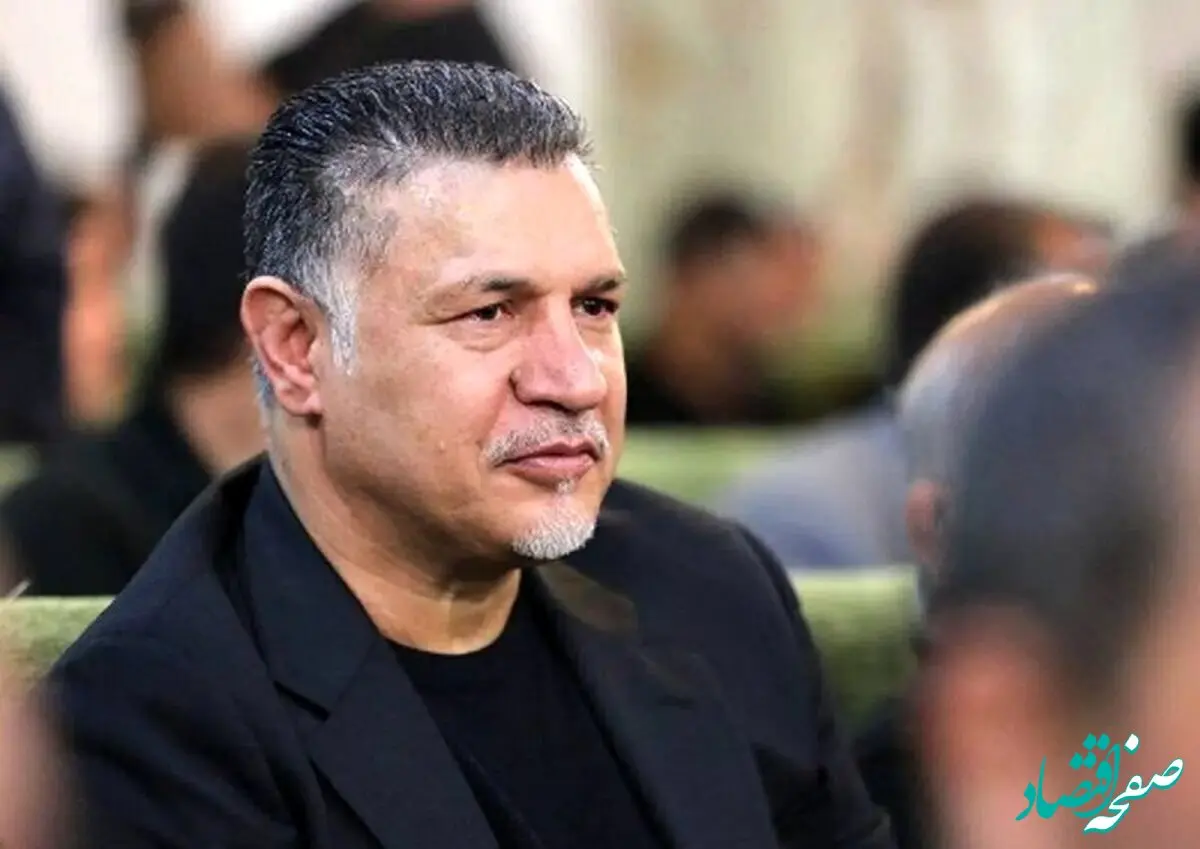 «علی دایی» سوار لنج در قشم + فیلم
