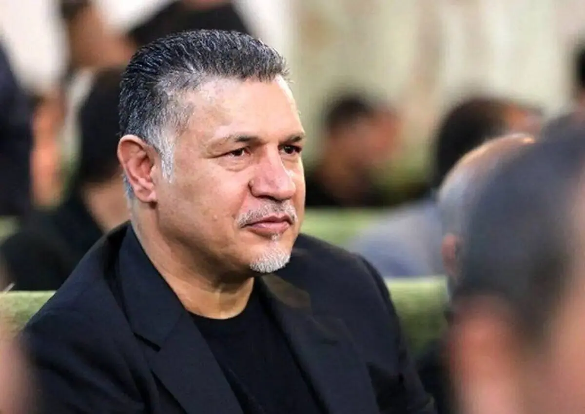 «علی دایی» سوار لنج در قشم + فیلم
