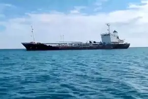 خبر فوری از نفتکش ربوده‌شده؛ به سمت سومالی در حرکت است
