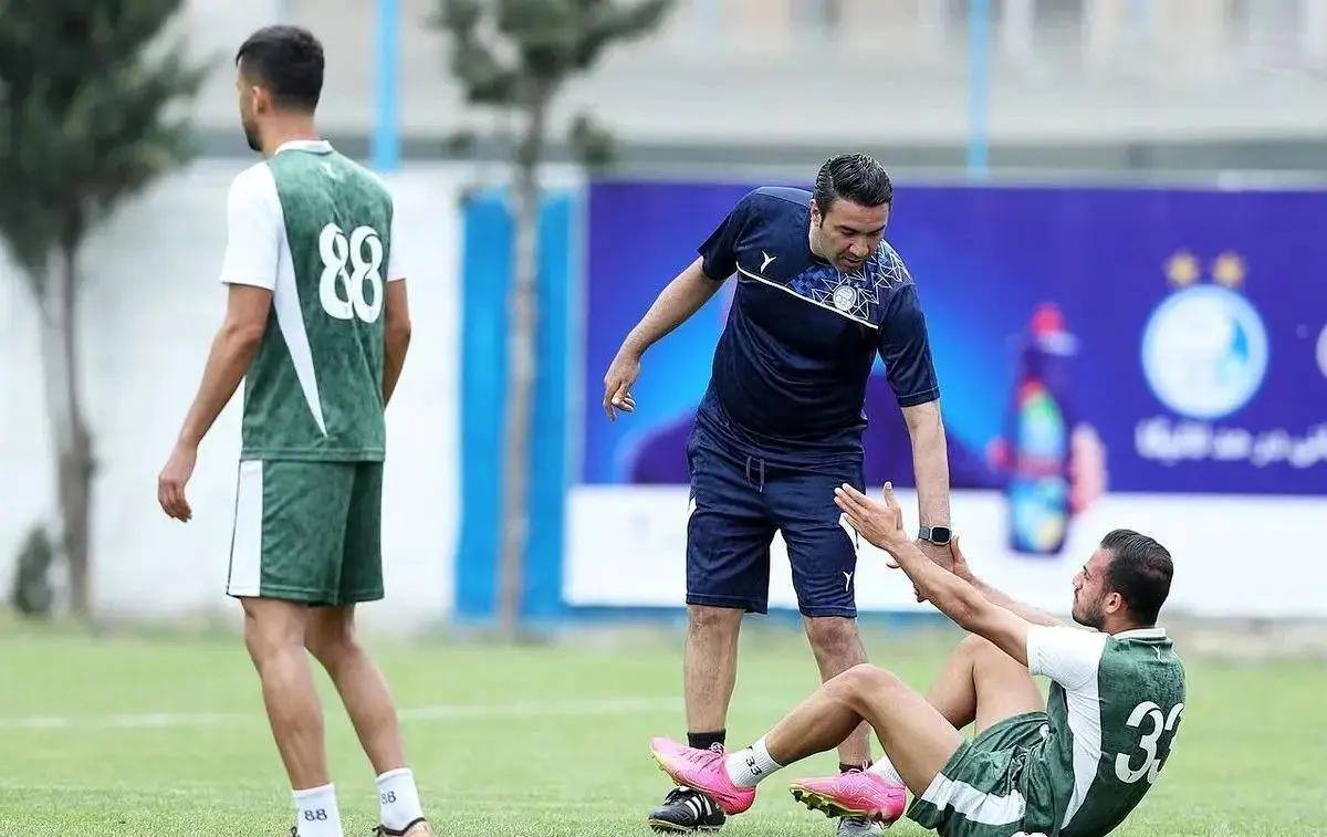 جواد نکونام این فرد را حسابی با حرف شست و پهن کرد: خوردی و خوابیدی، از روز اول مصدوم بودی! 