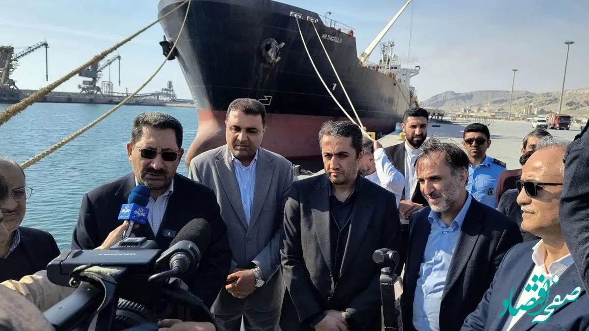 بازدید مهندس اتابک از پروژه پتروشیمی سروش انرژی پایدار و اسکله منطقه ویژه پارسیان