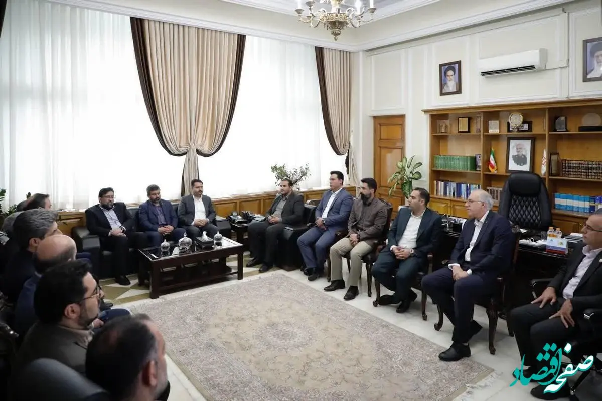 دیدار عیدانه همکاران بانک مسکن با مدیرعامل