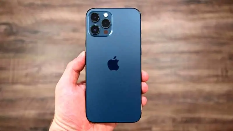 آیفون ۱۶ در آستانه قیمت نجومی: تعرفههای جدید ترامپ قیمتها را به آسمان میبرد