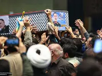 عکس هایی خاص از وداع سردار حاجی زاده با پیکر سردار نیلفروشان /شب متفاوت در سپاه محمد رسول الله
