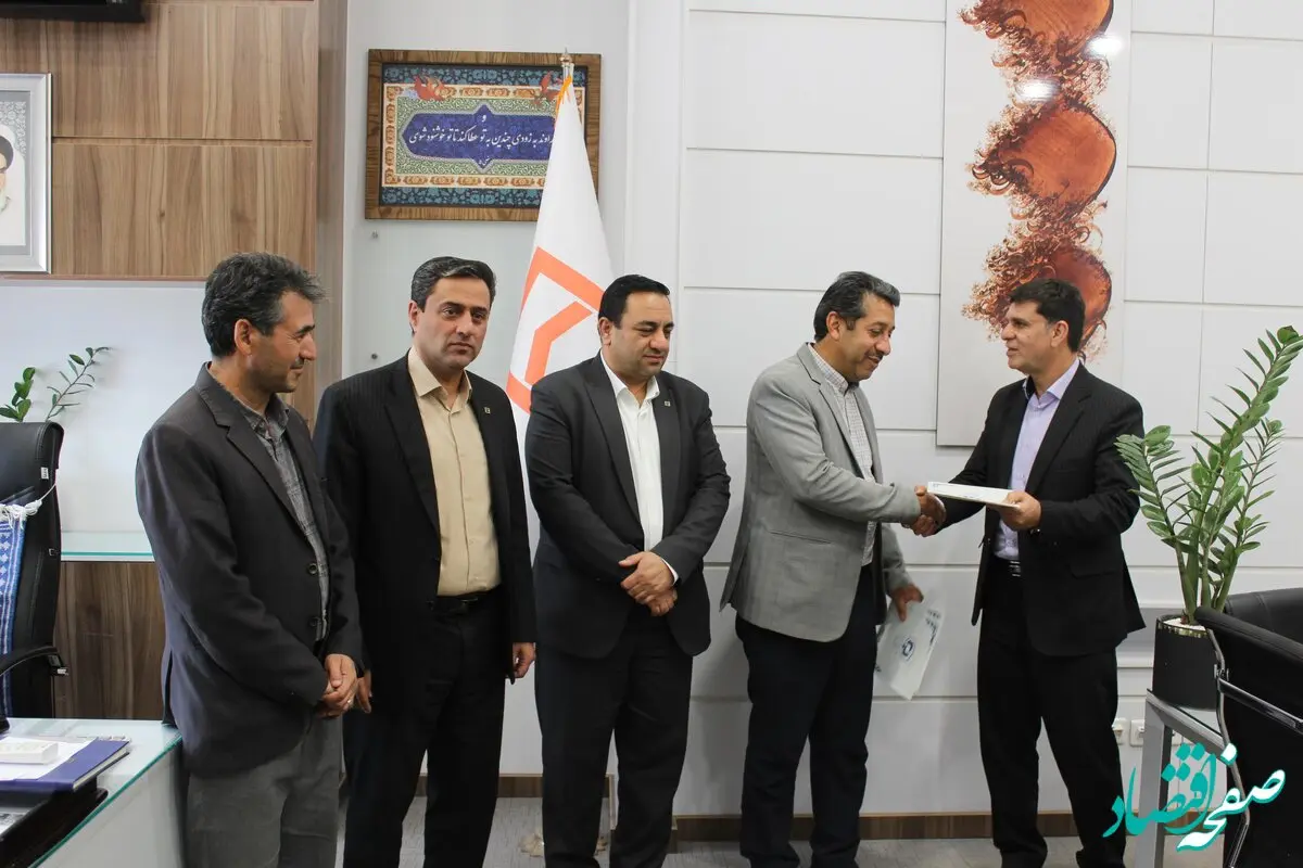 تقدیر بنیاد مسکن یزد از همکاری بانک مسکن در بهسازی و نوسازی واحدهای روستایی / نقش‌آفرینی بانک مسکن با نگاه اجتماعی