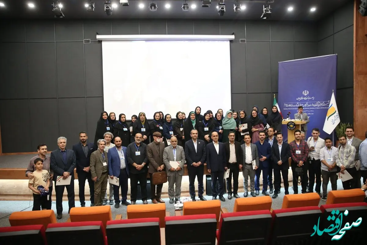 نشست هم‌اندیشی سخنگوی دولت با نخبگان و اهالی فرهنگ، ارتباطات و رسانه در منطقه آزاد انزلی برگزار شد