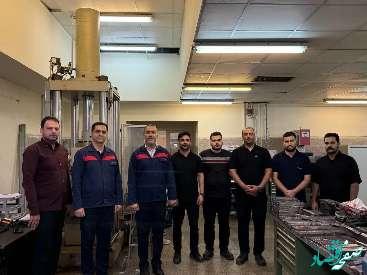 بازدید قائم‌مقام شرکت فولاد اکسین خوزستان از مجتمع آزمایشگاهی پیشرفته کنترل کیفیت