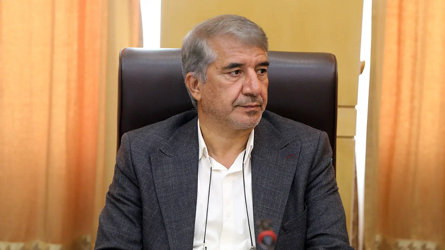 اخطار اقتصادی به دولت | انارکی: رشد ۸ درصدی در هاله ای از بی توجهی