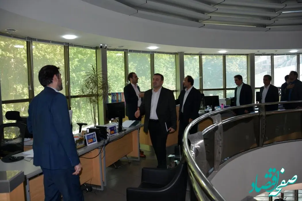 آیین معارفه سرپرست جدید شعبه مستقل مرکزی بانک صنعت و معدن برگزار شد