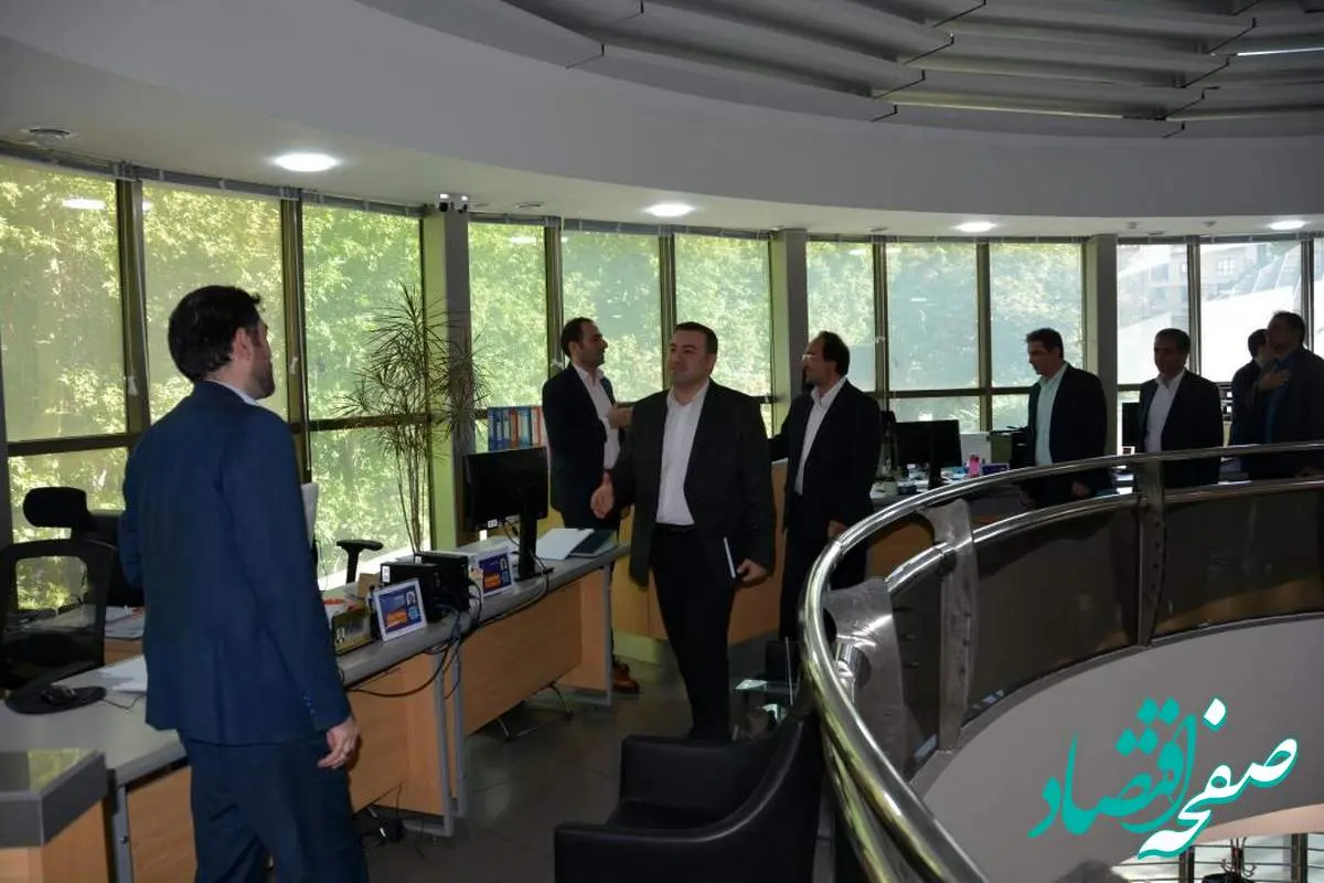 آیین معارفه سرپرست جدید شعبه مستقل مرکزی بانک صنعت و معدن برگزار شد