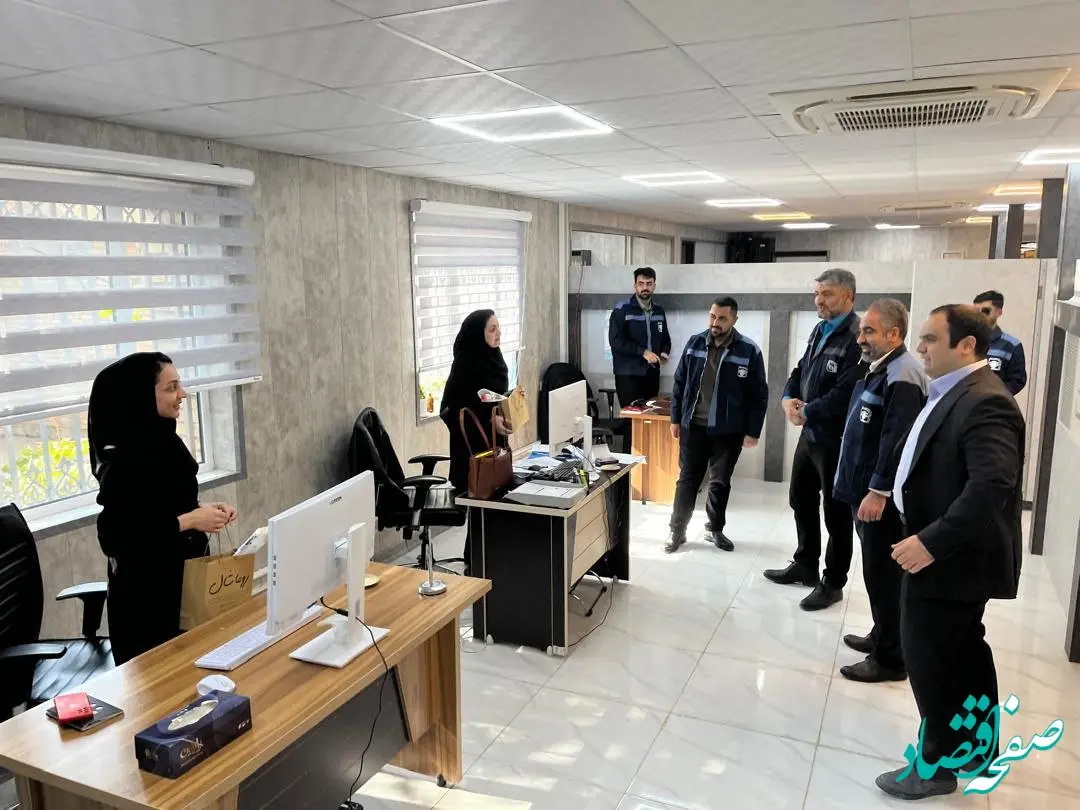 تقدیر از بانوان شرکت فولاد آلیاژی مرکزی بافق به مناسبت ولادت حضرت زهرا(س) و روز زن