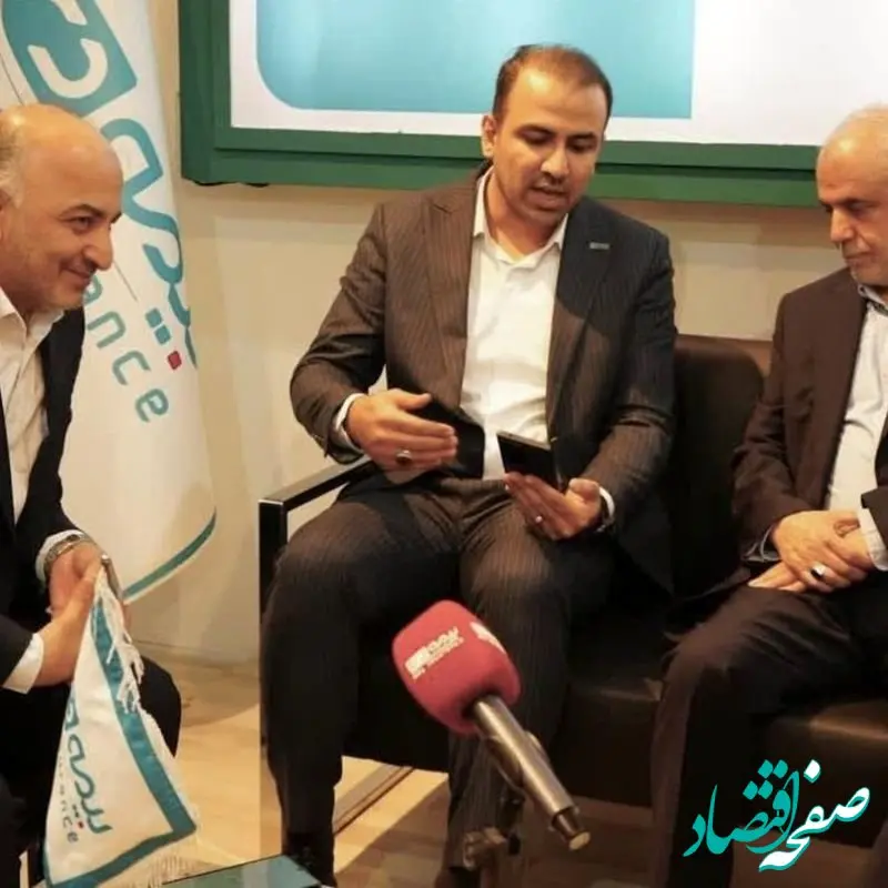 بازدید معاون رییس جمهور از غرفه بیمه دی/ اپلیکیشن «دی‌دار» برای عموم فراگیرتر شود