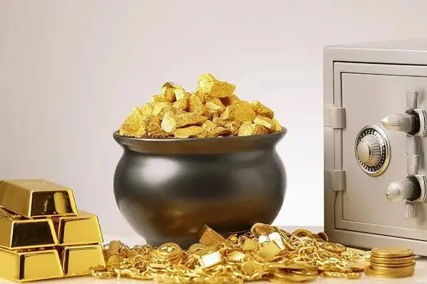 دو مسیر متفاوت برای طلا؛ احتمال افت در ایران و رشد در بازار جهانی