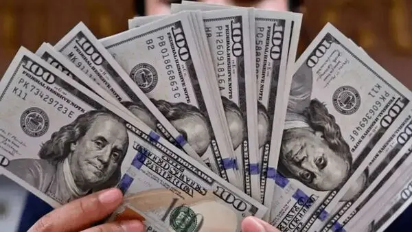 تحلیل بازار ارز: ریسک‌های سیاسی دلار را بالا برد، اما جهش ماندگار فعلاً بعید است