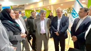 تحسین عملکرد بیمه دی در خدمت‌رسانی به ایثارگران/ بازدید مشاور مدیرکل درمان بنیاد شهید از غرفه بیمه دی