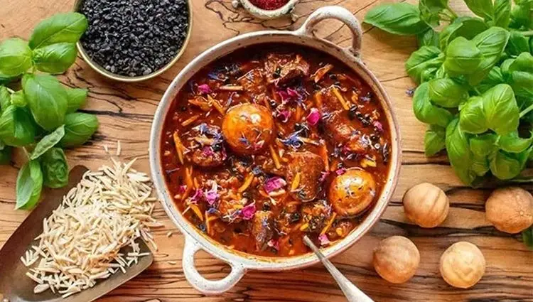 ۱۰ غذای خوشمزه سفره های عید از تمام نقاط ایران