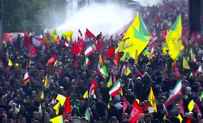 سیل جمعیت در تشییع رهبر شهید؛ تهران صحنه وداعی ماندگار شد