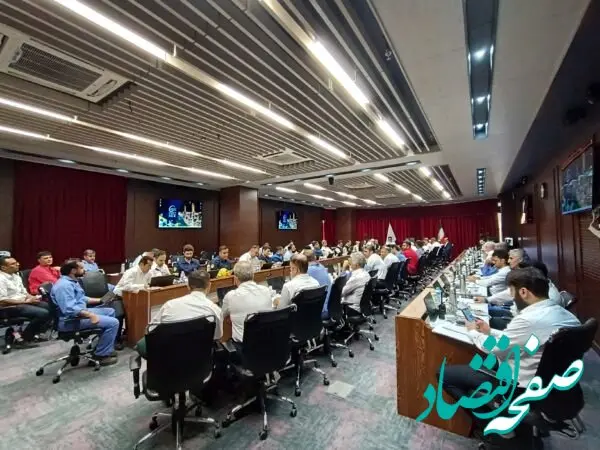 نشست سه ساعته مدیر عامل پتروشیمی پارس با نیروهای پیمانکاری