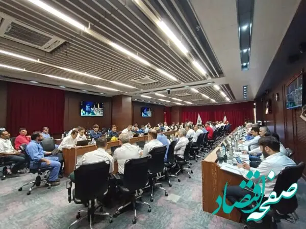 نشست سه ساعته مدیر عامل پتروشیمی پارس با نیروهای پیمانکاری