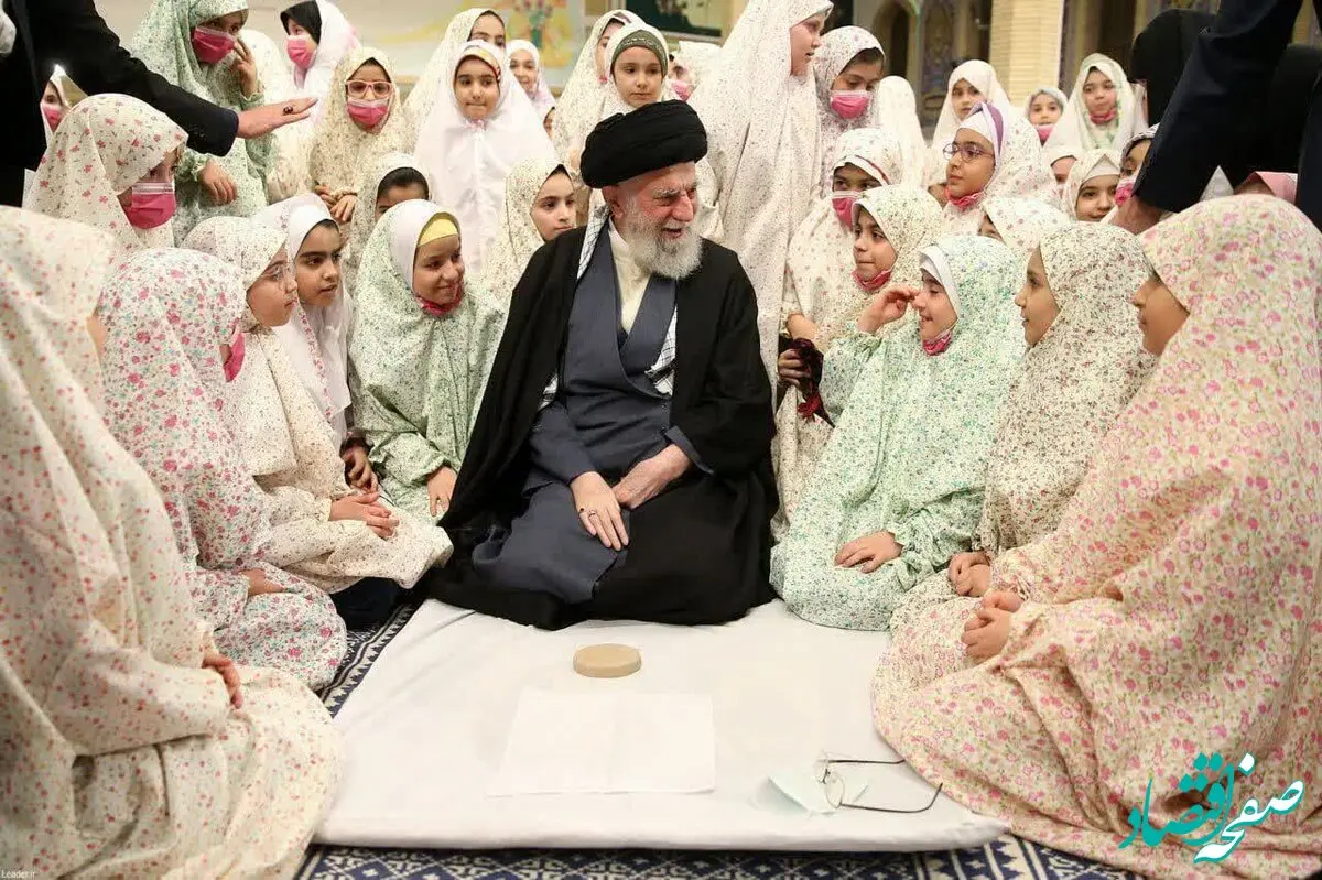 وداع با رهبر انقلاب و دختران پاک میناب؛ آسمان ایران دیگر خالی نیست