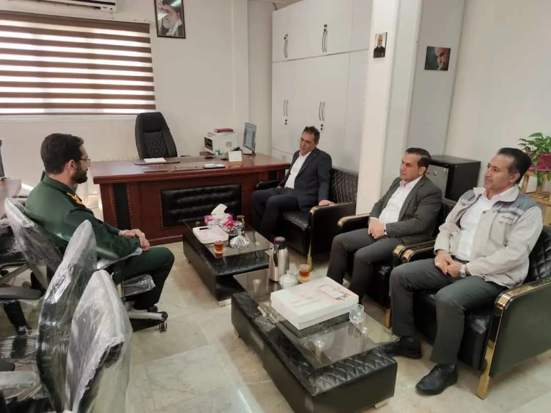 دیدار مدیر عامل پتروشیمی ایلام با فرمانده سپاه چوار