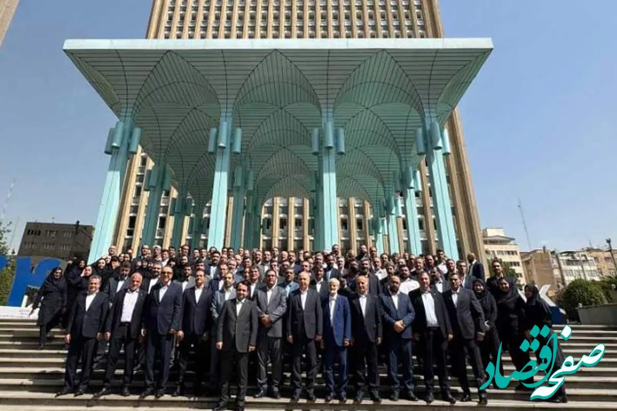 آیین بزرگداشت آغاز ۷۴مین سال فعالیت بانک صادرات ایران برگزار شد/ محسن سیفی: بانک صادرات ایران در مسیر دستیابی به جایگاه شایسته در نظام بانکی ثابت قدم است