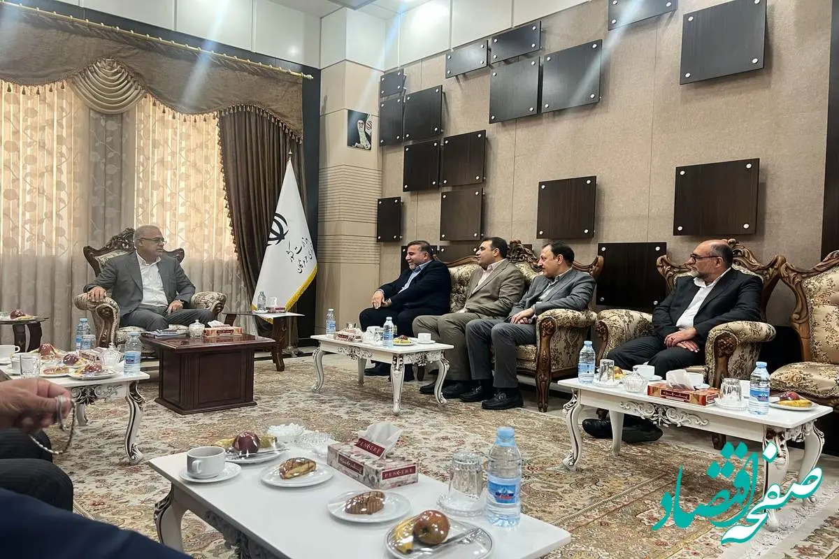 دیدار مدیرعامل شرکت سرمایهگذاری صنایع شیمیایی ایران با استاندار، رئیس سازمان صمت و سازمان مسکن و شهرسازی هرمزگان