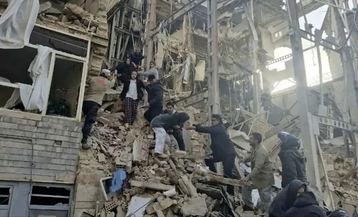 چگونه به فردی که زیر آوار مانده باید کمک کرد؟