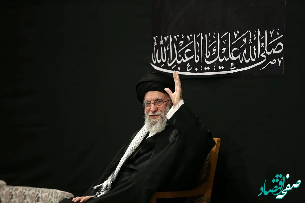 دانلود مداحی حاج محمود کریمی در بیت رهبری با حضور رهبر انقلاب از تلوبیون / تصاویر حضور رهبر انقلاب در حسینیه امام خمینی