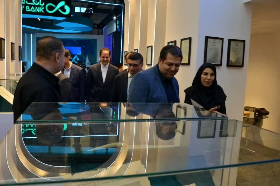 بازدید مدیرعامل بیمه آسیا از هفدهمین نمایشگاه بین المللی صنعت مالی