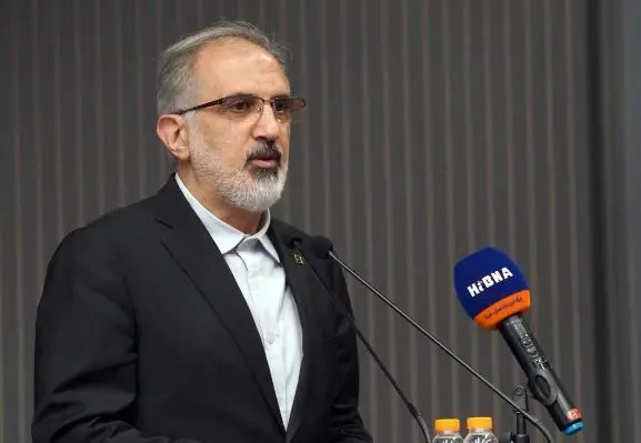 نقش تاثیرگذار وزیر راه و شهرسازی در تقویت منابع مالی و ایفای تعهدات بانک مسکن/ سیاست‌های اعتباری ۱۴۰۴ بانک مسکن بر محوریت تجهیز منابع و ارتقاء تجربه مشتری