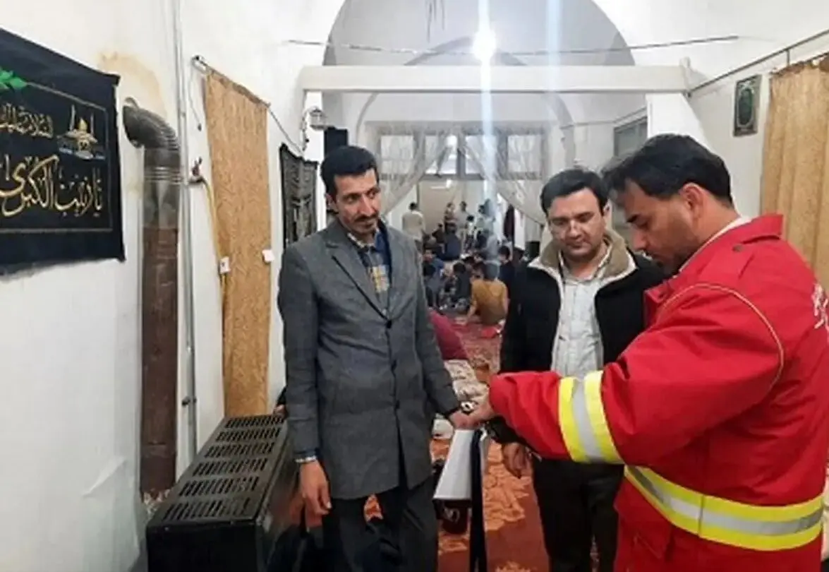 علت مسمومیت 40 معتکف در شاهرود چه بود؟ 
| دادستانی ورود کرد